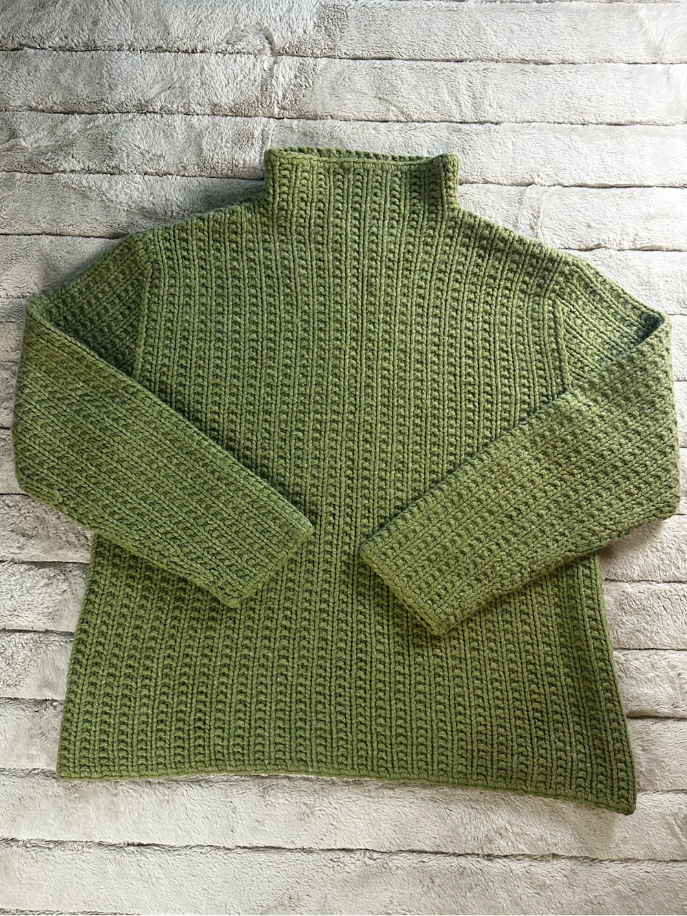 Garnet Hill Sage Green Lambswool and Angora Blend Mockneck Sweater, Large